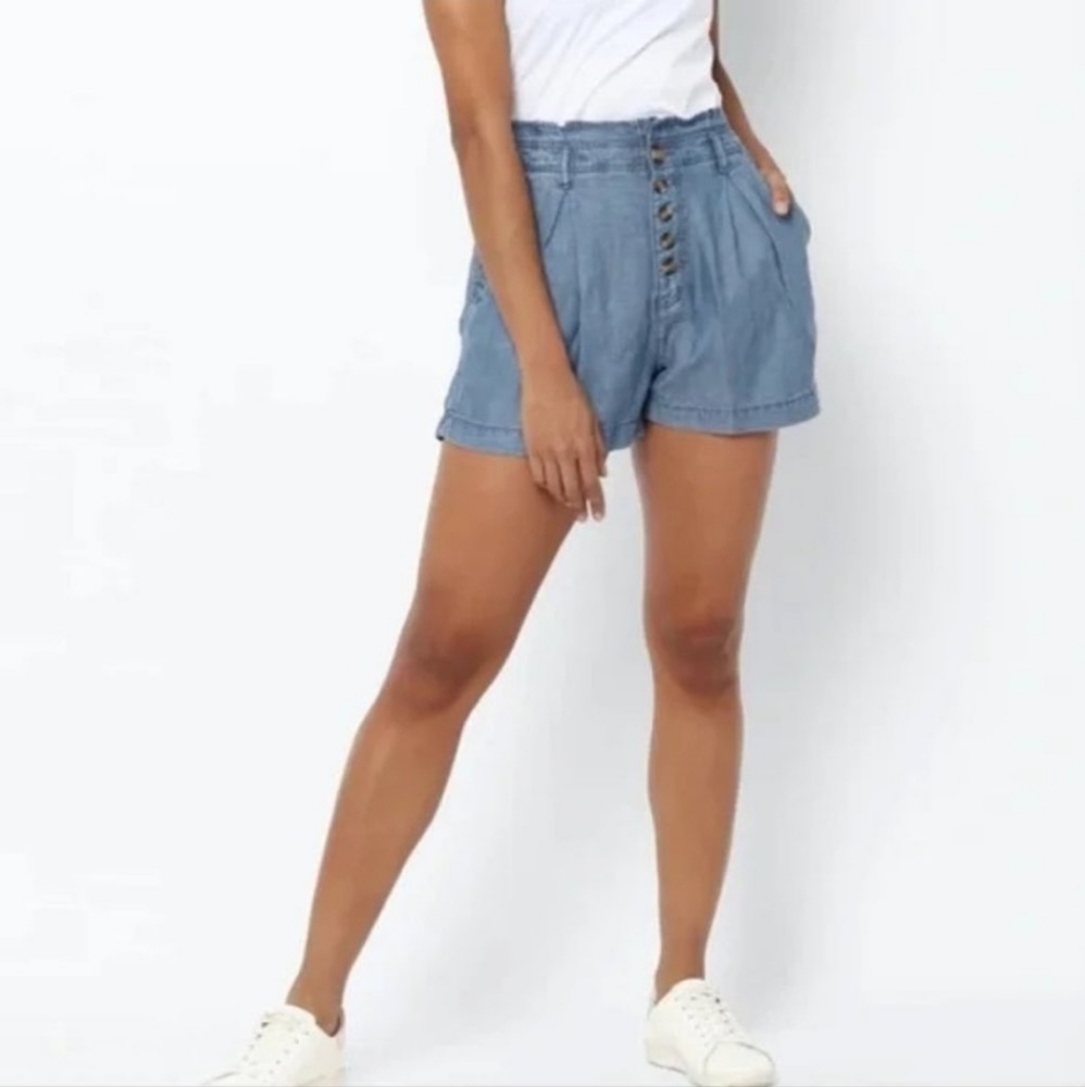 American Eagle High Waisted Shorts